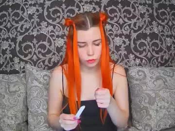 Ellanuar Chaturbate stream image from November 17, 2025