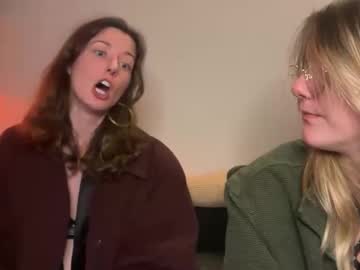 2girls1boat Chaturbate stream image from November 17, 2025