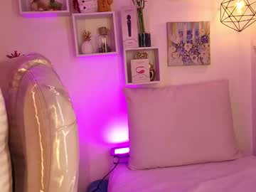Tiarha_ Chaturbate stream image from November 17, 2025