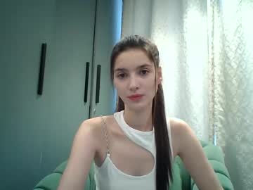 Meralynn Chaturbate stream image from November 17, 2025