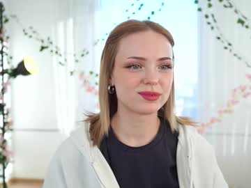 Rettazuziak Chaturbate stream image from November 17, 2025