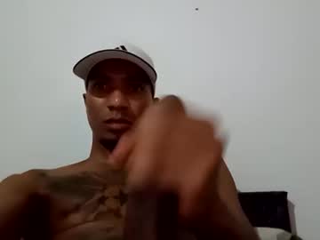 Stronganddelicious Chaturbate stream image from November 17, 2025