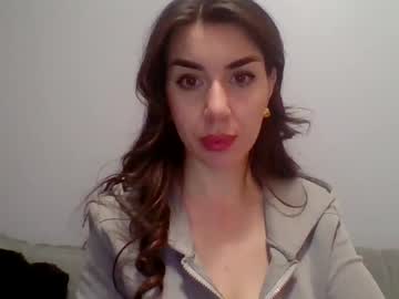 Zeralinee Chaturbate stream image from November 17, 2025