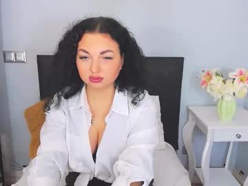 Ninaamazing Chaturbate stream image from November 17, 2025