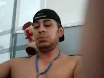 Yonalex28 Chaturbate stream image from November 17, 2025