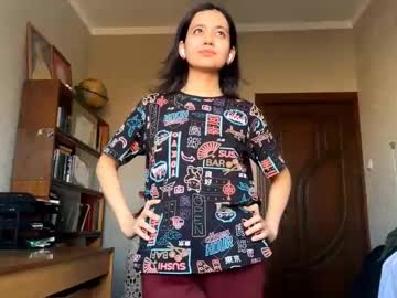 Lillieborbon Chaturbate stream image from November 17, 2025