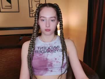 Jasminelorens Chaturbate stream image from November 17, 2025