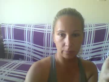 Blondiepam23 Chaturbate stream image from November 17, 2025