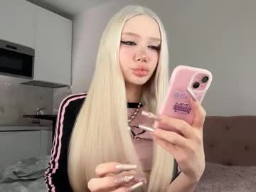 Siliconepornstar Chaturbate stream image from November 17, 2025