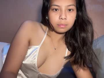 Sweetgirltina Chaturbate stream image from November 17, 2025