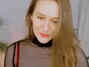 Kiragold_ Chaturbate stream image from November 17, 2025