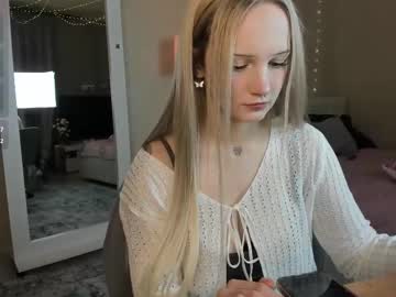 S0ftlyblessed Chaturbate stream image from November 17, 2025
