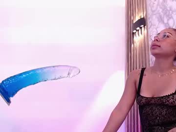 Layra_Collins Chaturbate stream image from November 17, 2025
