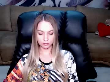 Lovellymalina Chaturbate stream image from November 17, 2025