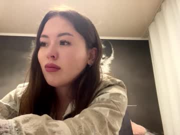 Shakitaconnett Chaturbate stream image from November 17, 2025