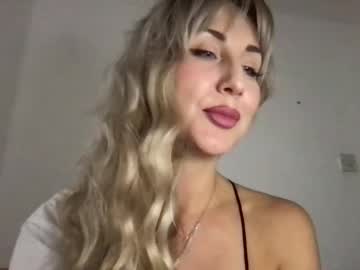Yelorian Chaturbate stream image from November 17, 2025