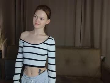 Kelsiehelems Chaturbate stream image from November 17, 2025