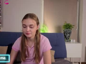Moirawenzinger Chaturbate stream image from November 17, 2025