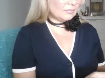 Vionerra Chaturbate stream image from November 17, 2025