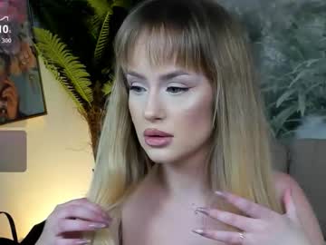 Chloeebee Chaturbate stream image from November 17, 2025