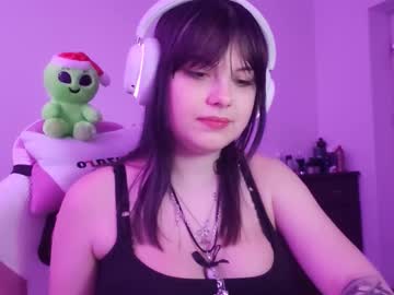 Kristibloom Chaturbate stream image from November 17, 2025