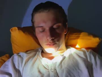 Manxoliday Chaturbate stream image from November 17, 2025
