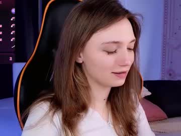 Swettymolly Chaturbate stream image from November 17, 2025