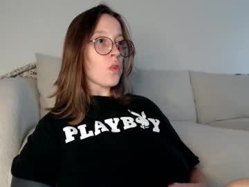 Liljbby Chaturbate stream image from November 17, 2025