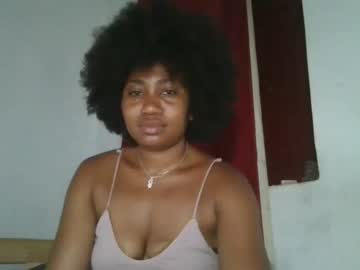 Drasomaralda Chaturbate stream image from November 18, 2025