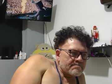 Xanderdinis Chaturbate stream image from November 18, 2025