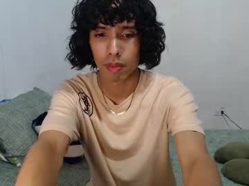Alexis21_ Chaturbate stream image from November 18, 2025