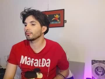 Camilosaennz Chaturbate stream image from November 18, 2025