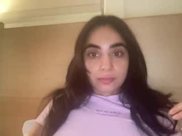 Sharnn_B Chaturbate stream image from November 18, 2025