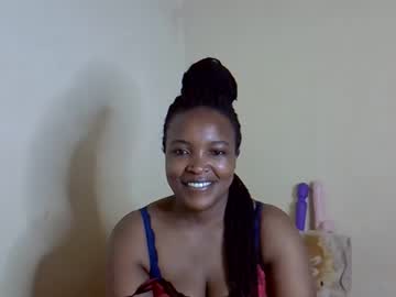 Veesazii Chaturbate stream image from November 18, 2025