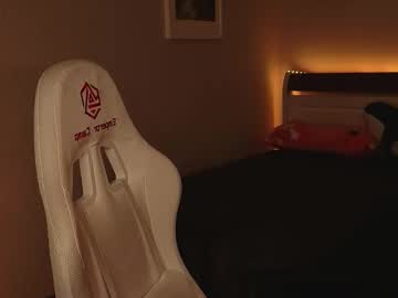 Lillenul Chaturbate stream image from November 18, 2025