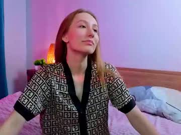 Estaroussel Chaturbate stream image from November 18, 2025