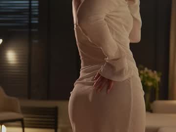 Villanelle_L Chaturbate stream image from November 18, 2025
