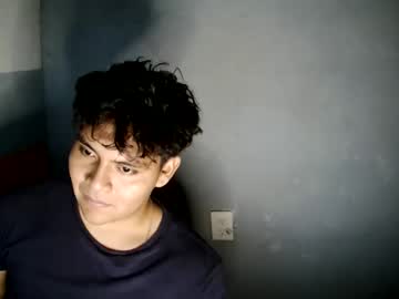 Little_Swettt Chaturbate stream image from November 18, 2025