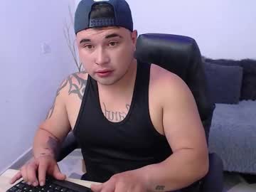 Noat_Moore Chaturbate stream image from November 18, 2025
