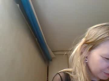 8kris Chaturbate stream image from November 18, 2025