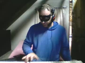 Streamsville Chaturbate stream image from November 18, 2025