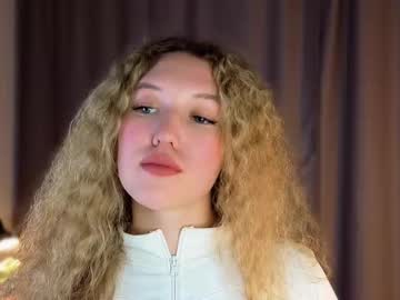 Sueholt Chaturbate stream image from November 18, 2025