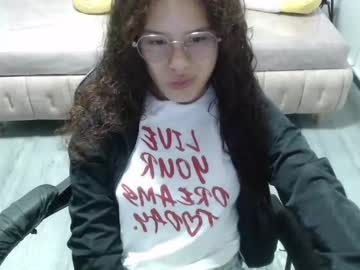 Velvet_Moon_V Chaturbate stream image from November 18, 2025
