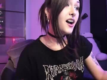 Crimson_Web Chaturbate stream image from November 18, 2025
