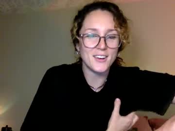 Kikiraebabyy Chaturbate stream image from November 18, 2025