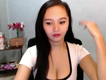 Lunawinks_ Chaturbate stream image from November 18, 2025