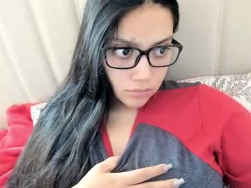 Laracamille Chaturbate stream image from November 18, 2025