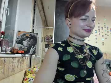 Mandyshine Chaturbate stream image from November 18, 2025