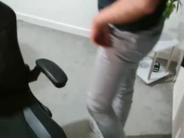 R_A_R_E Chaturbate stream image from November 18, 2025