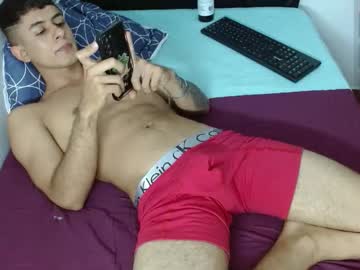 Boyg_Hots Chaturbate stream image from November 18, 2025